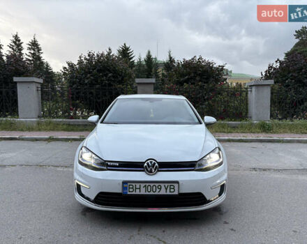 Белый Фольксваген e-Golf, объемом двигателя 0 л и пробегом 128 тыс. км за 13100 $, фото 1 на Automoto.ua
