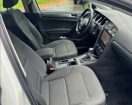 Белый Фольксваген e-Golf, объемом двигателя 0 л и пробегом 163 тыс. км за 11800 $, фото 4 на Automoto.ua