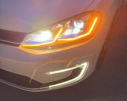 Белый Фольксваген e-Golf, объемом двигателя 0 л и пробегом 139 тыс. км за 13000 $, фото 20 на Automoto.ua