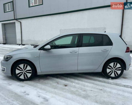 Белый Фольксваген e-Golf, объемом двигателя 0 л и пробегом 95 тыс. км за 11800 $, фото 2 на Automoto.ua