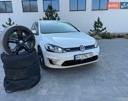 Белый Фольксваген e-Golf, объемом двигателя 0 л и пробегом 115 тыс. км за 13500 $, фото 1 на Automoto.ua