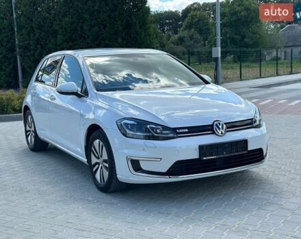 Белый Фольксваген e-Golf, объемом двигателя 0 л и пробегом 99 тыс. км за 11999 $, фото 2 на Automoto.ua