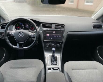Белый Фольксваген e-Golf, объемом двигателя 0 л и пробегом 74 тыс. км за 15450 $, фото 18 на Automoto.ua