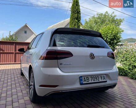 Белый Фольксваген e-Golf, объемом двигателя 0 л и пробегом 90 тыс. км за 14699 $, фото 10 на Automoto.ua