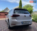 Белый Фольксваген e-Golf, объемом двигателя 0 л и пробегом 90 тыс. км за 14699 $, фото 10 на Automoto.ua