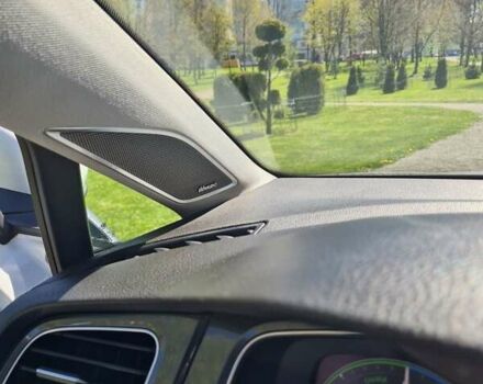 Белый Фольксваген e-Golf, объемом двигателя 0 л и пробегом 136 тыс. км за 19500 $, фото 21 на Automoto.ua