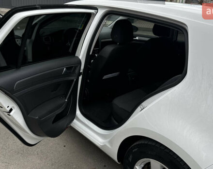 Білий Фольксваген e-Golf, об'ємом двигуна 0 л та пробігом 126 тис. км за 12900 $, фото 16 на Automoto.ua