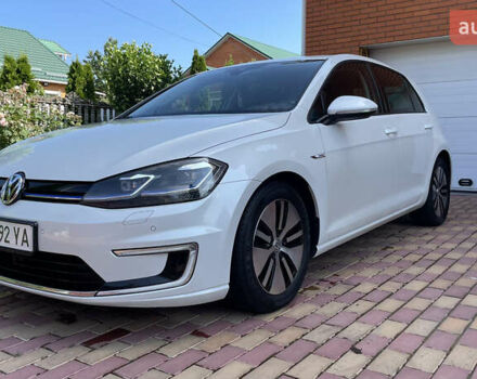 Белый Фольксваген e-Golf, объемом двигателя 0 л и пробегом 90 тыс. км за 14699 $, фото 8 на Automoto.ua