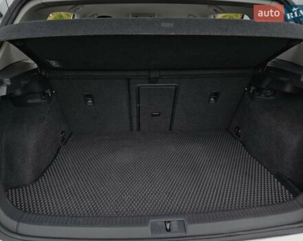 Белый Фольксваген e-Golf, объемом двигателя 0 л и пробегом 101 тыс. км за 12499 $, фото 21 на Automoto.ua