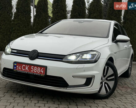 Белый Фольксваген e-Golf, объемом двигателя 0 л и пробегом 97 тыс. км за 11555 $, фото 4 на Automoto.ua