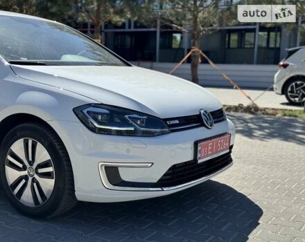 Білий Фольксваген e-Golf, об'ємом двигуна 0 л та пробігом 77 тис. км за 13950 $, фото 13 на Automoto.ua