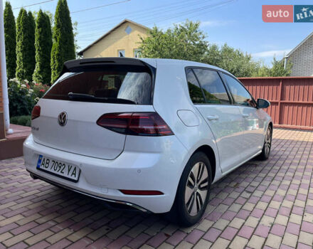 Белый Фольксваген e-Golf, объемом двигателя 0 л и пробегом 90 тыс. км за 14699 $, фото 13 на Automoto.ua