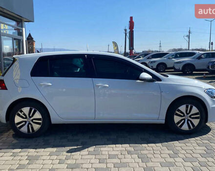 Белый Фольксваген e-Golf, объемом двигателя 0 л и пробегом 127 тыс. км за 15700 $, фото 7 на Automoto.ua