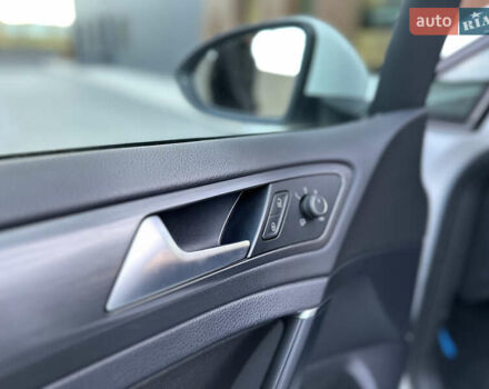 Белый Фольксваген e-Golf, объемом двигателя 0 л и пробегом 61 тыс. км за 14500 $, фото 20 на Automoto.ua