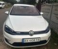Белый Фольксваген e-Golf, объемом двигателя 0 л и пробегом 130 тыс. км за 12800 $, фото 1 на Automoto.ua