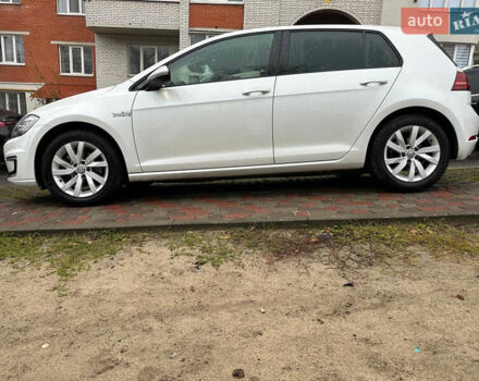 Белый Фольксваген e-Golf, объемом двигателя 0 л и пробегом 167 тыс. км за 13500 $, фото 12 на Automoto.ua