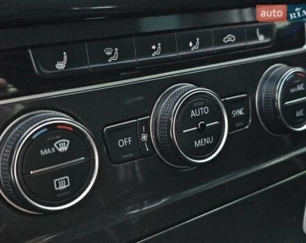 Білий Фольксваген e-Golf, об'ємом двигуна 0 л та пробігом 112 тис. км за 15950 $, фото 56 на Automoto.ua