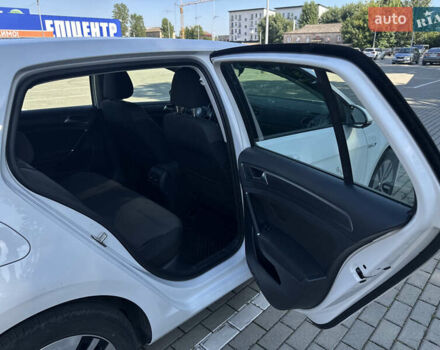 Белый Фольксваген e-Golf, объемом двигателя 0 л и пробегом 177 тыс. км за 10800 $, фото 16 на Automoto.ua