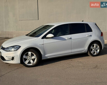 Белый Фольксваген e-Golf, объемом двигателя 0 л и пробегом 165 тыс. км за 13500 $, фото 3 на Automoto.ua
