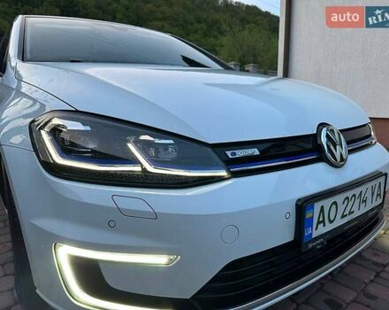 Белый Фольксваген e-Golf, объемом двигателя 0 л и пробегом 97 тыс. км за 15500 $, фото 1 на Automoto.ua