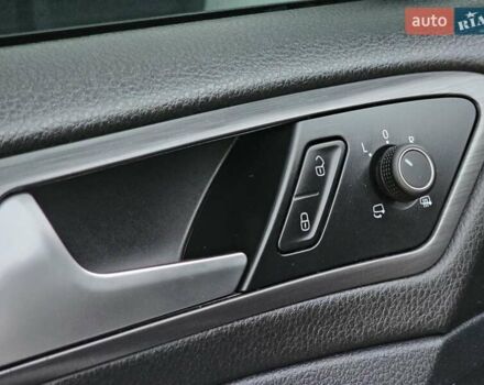 Білий Фольксваген e-Golf, об'ємом двигуна 0 л та пробігом 112 тис. км за 15950 $, фото 51 на Automoto.ua