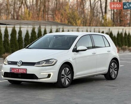 Белый Фольксваген e-Golf, объемом двигателя 0 л и пробегом 127 тыс. км за 11599 $, фото 7 на Automoto.ua