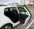 Белый Фольксваген e-Golf, объемом двигателя 0 л и пробегом 84 тыс. км за 14200 $, фото 87 на Automoto.ua