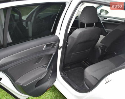 Белый Фольксваген e-Golf, объемом двигателя 0 л и пробегом 80 тыс. км за 14500 $, фото 8 на Automoto.ua