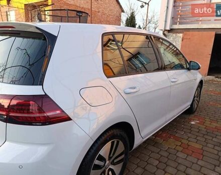 Белый Фольксваген e-Golf, объемом двигателя 0 л и пробегом 130 тыс. км за 13200 $, фото 14 на Automoto.ua