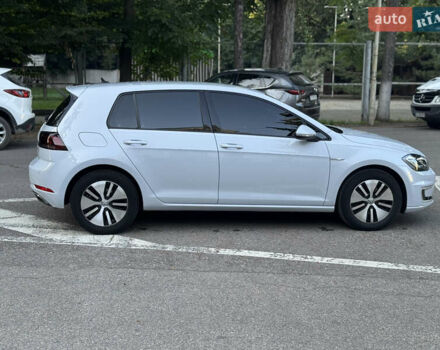 Белый Фольксваген e-Golf, объемом двигателя 0 л и пробегом 95 тыс. км за 14800 $, фото 7 на Automoto.ua