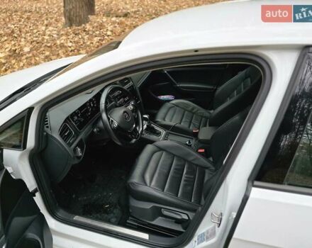 Белый Фольксваген e-Golf, объемом двигателя 0 л и пробегом 81 тыс. км за 14950 $, фото 9 на Automoto.ua