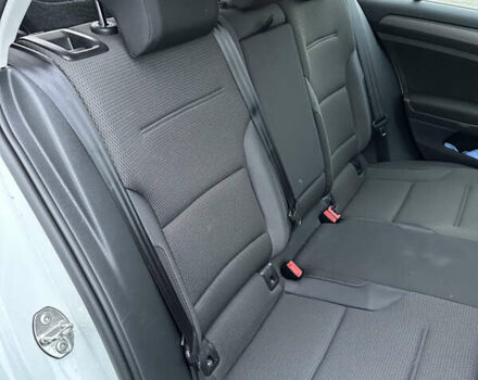 Белый Фольксваген e-Golf, объемом двигателя 0 л и пробегом 15 тыс. км за 23000 $, фото 11 на Automoto.ua