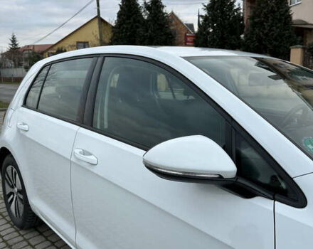 Белый Фольксваген e-Golf, объемом двигателя 0 л и пробегом 15 тыс. км за 23000 $, фото 3 на Automoto.ua