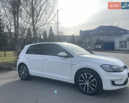 Белый Фольксваген e-Golf, объемом двигателя 0 л и пробегом 95 тыс. км за 13600 $, фото 3 на Automoto.ua