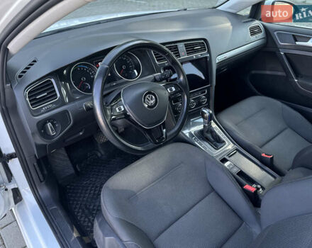 Белый Фольксваген e-Golf, объемом двигателя 0 л и пробегом 177 тыс. км за 10800 $, фото 12 на Automoto.ua