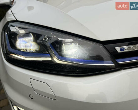 Белый Фольксваген e-Golf, объемом двигателя 0 л и пробегом 137 тыс. км за 12999 $, фото 39 на Automoto.ua