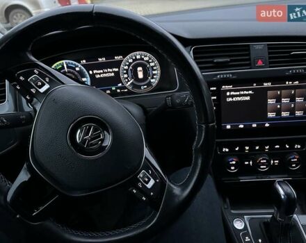 Белый Фольксваген e-Golf, объемом двигателя 0 л и пробегом 127 тыс. км за 12300 $, фото 1 на Automoto.ua