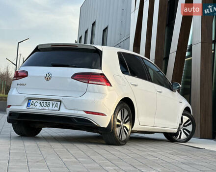 Белый Фольксваген e-Golf, объемом двигателя 0 л и пробегом 61 тыс. км за 14500 $, фото 4 на Automoto.ua