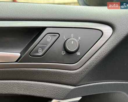 Белый Фольксваген e-Golf, объемом двигателя 0 л и пробегом 137 тыс. км за 12999 $, фото 18 на Automoto.ua