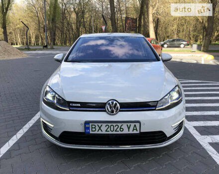 Белый Фольксваген e-Golf, объемом двигателя 0 л и пробегом 125 тыс. км за 14999 $, фото 2 на Automoto.ua