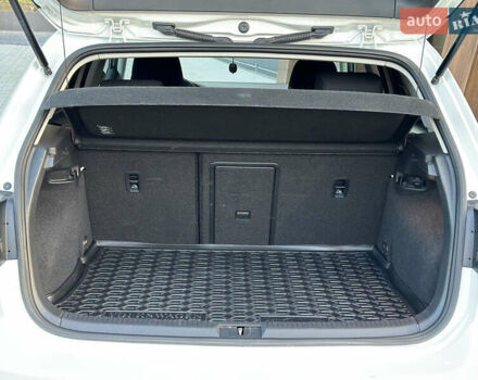 Белый Фольксваген e-Golf, объемом двигателя 0 л и пробегом 61 тыс. км за 14500 $, фото 24 на Automoto.ua