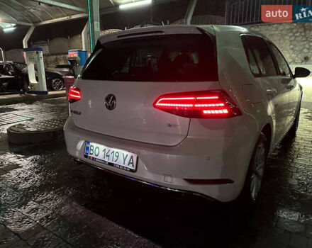 Белый Фольксваген e-Golf, объемом двигателя 0 л и пробегом 167 тыс. км за 13500 $, фото 3 на Automoto.ua