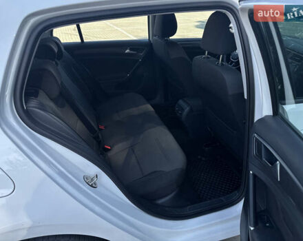 Белый Фольксваген e-Golf, объемом двигателя 0 л и пробегом 177 тыс. км за 10800 $, фото 17 на Automoto.ua