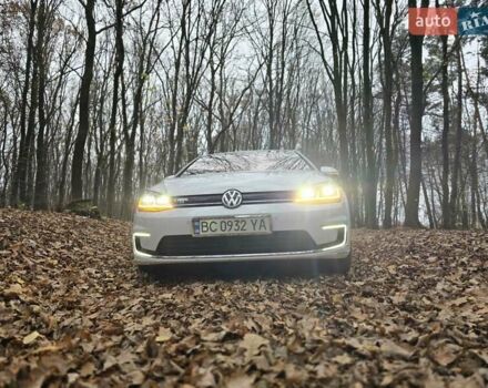 Белый Фольксваген e-Golf, объемом двигателя 0 л и пробегом 81 тыс. км за 14950 $, фото 7 на Automoto.ua