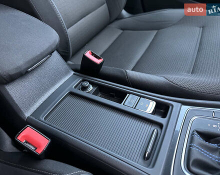 Белый Фольксваген e-Golf, объемом двигателя 0 л и пробегом 61 тыс. км за 14500 $, фото 34 на Automoto.ua