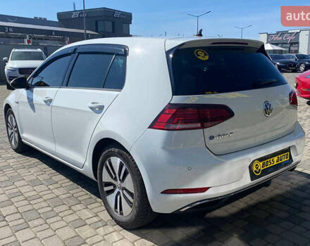 Белый Фольксваген e-Golf, объемом двигателя 0 л и пробегом 127 тыс. км за 15700 $, фото 4 на Automoto.ua