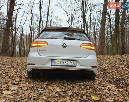 Белый Фольксваген e-Golf, объемом двигателя 0 л и пробегом 81 тыс. км за 14950 $, фото 8 на Automoto.ua
