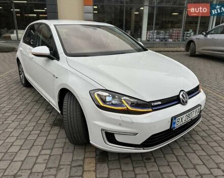 Белый Фольксваген e-Golf, объемом двигателя 0 л и пробегом 127 тыс. км за 12300 $, фото 16 на Automoto.ua