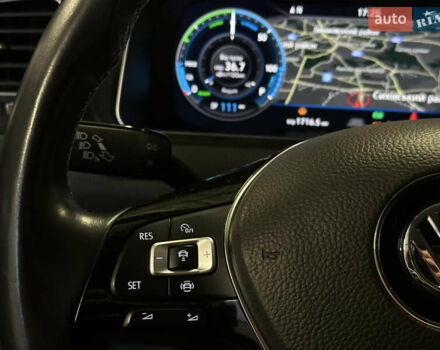 Білий Фольксваген e-Golf, об'ємом двигуна 0 л та пробігом 60 тис. км за 15490 $, фото 13 на Automoto.ua