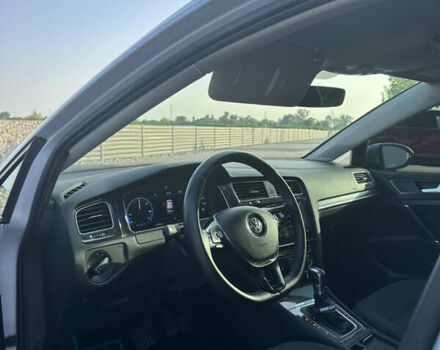 Белый Фольксваген e-Golf, объемом двигателя 0 л и пробегом 156 тыс. км за 12300 $, фото 3 на Automoto.ua